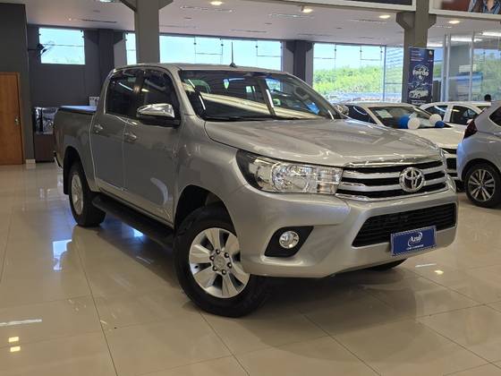 TOYOTA HILUX 2.7 SR 4X2 CD 16V FLEX 4P AUTOMÁTICO TOYOTA HILUX 2.7 SR 4X2 CD 16V FLEX 4P AUTOMÁTICO
